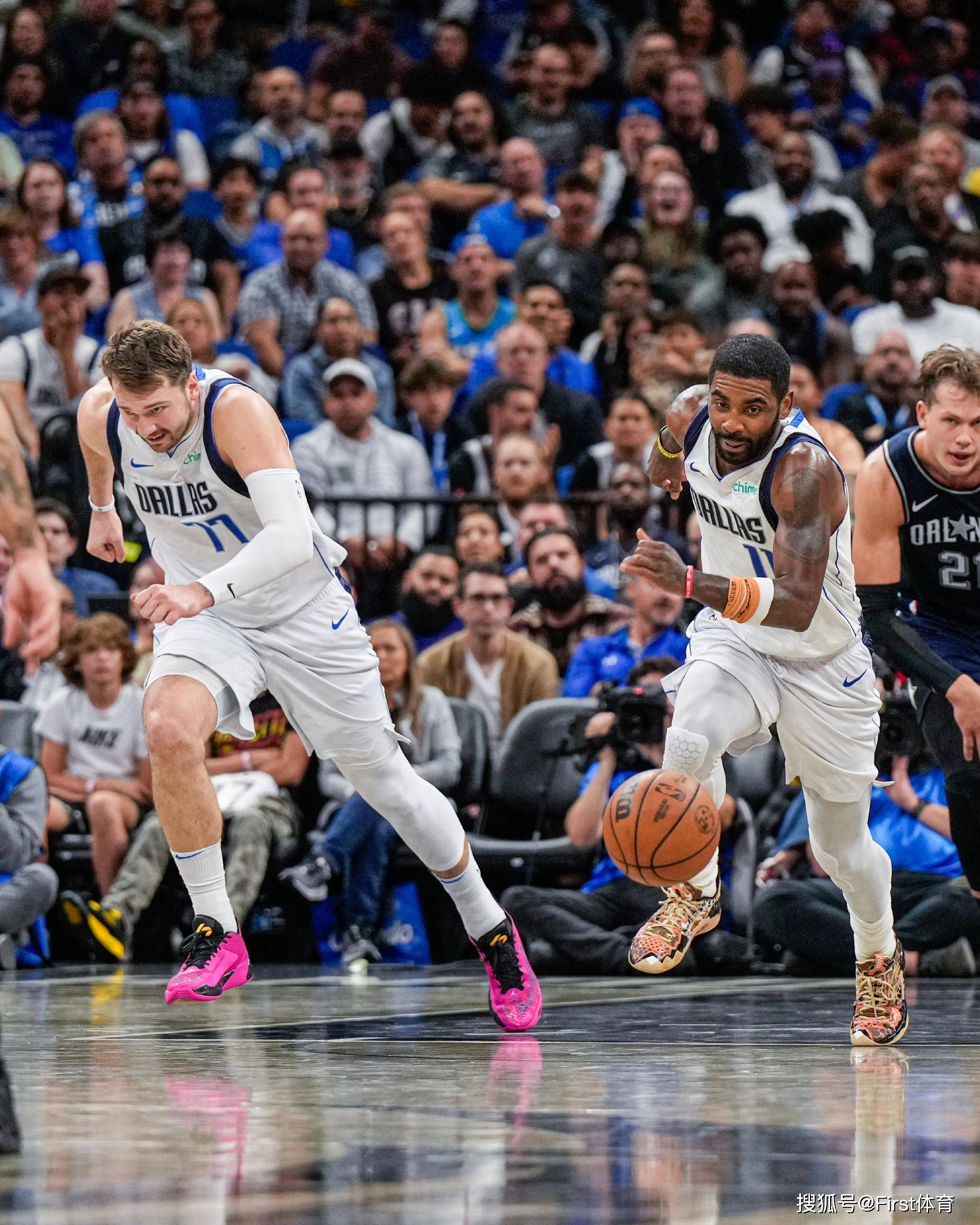 翟晓川NBA比赛第二秀，勇士连灭太阳晋级